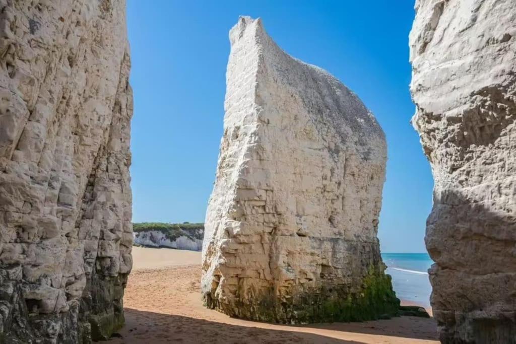 Beachside With Courtyard Apartment Birchington-on-Sea