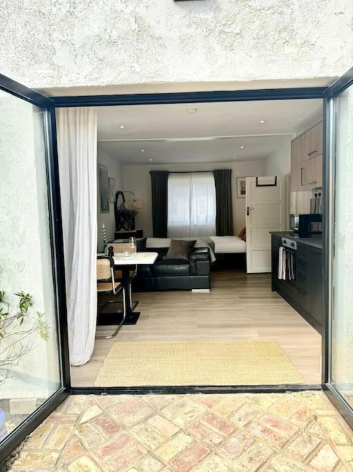 Apartment Beachside With Courtyard *