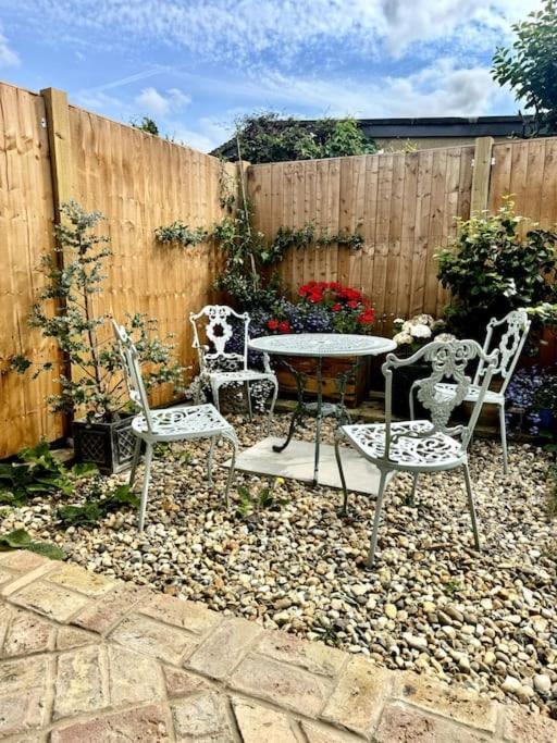 Beachside With Courtyard * Birchington-on-Sea